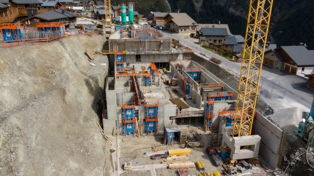 Banches SC 1015 BOX RS Sateco sur le chantier de SOTARBAT de l'Alpen Lodge de la Rosière Montvalezan