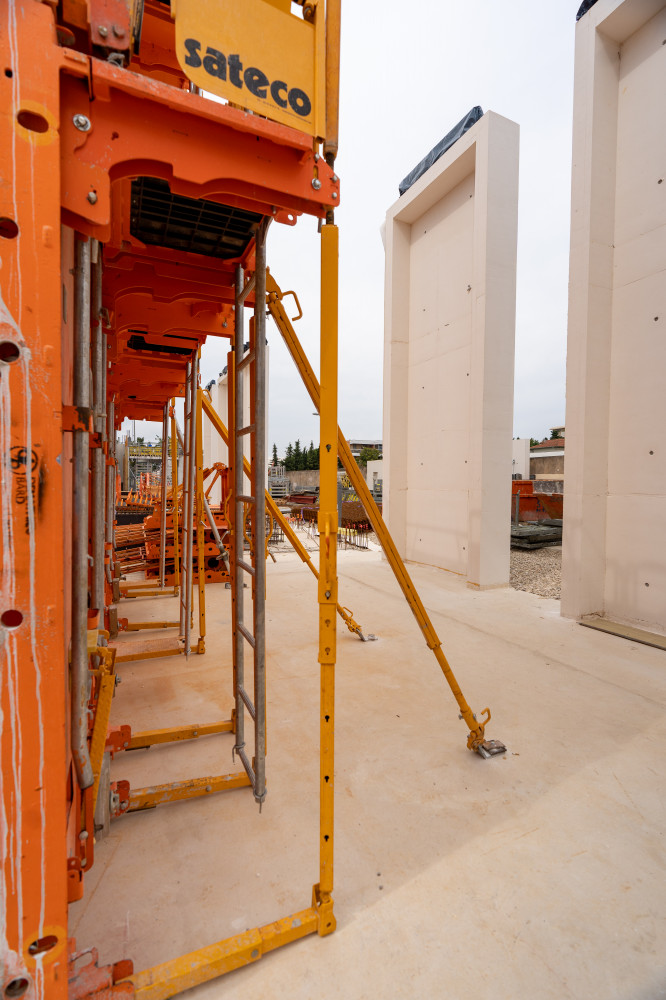 La banche  Sateco SC 1015 Box sur le chantier de Demathieu Bard pour un conservatoire de musique