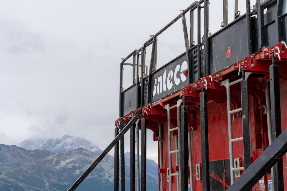 Banche Sateco sur un chantier de montagne